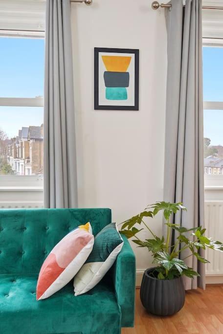 לונדון Cosy Apartment 5 Guests 3 Beds 1 Sofa Bed Lewisham מראה חיצוני תמונה