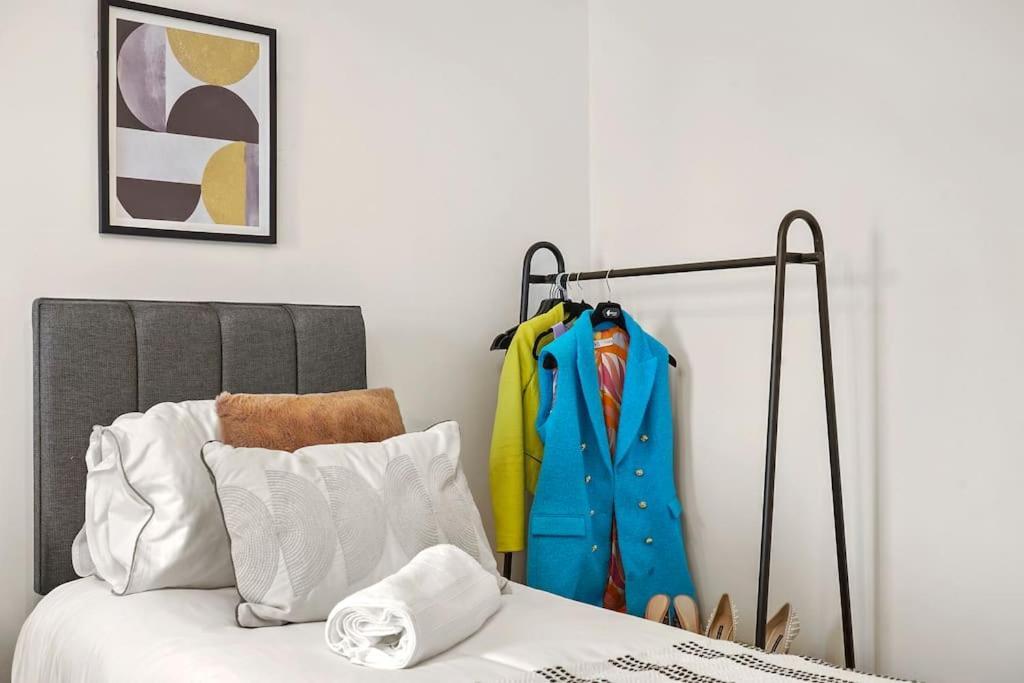 לונדון Cosy Apartment 5 Guests 3 Beds 1 Sofa Bed Lewisham מראה חיצוני תמונה