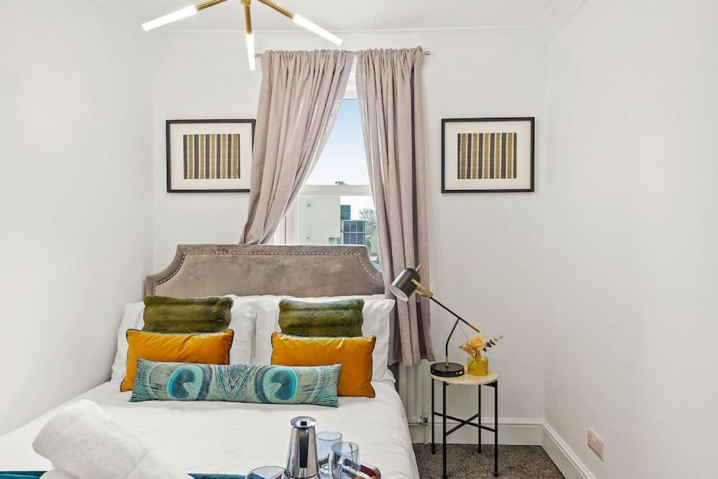 לונדון Cosy Apartment 5 Guests 3 Beds 1 Sofa Bed Lewisham מראה חיצוני תמונה
